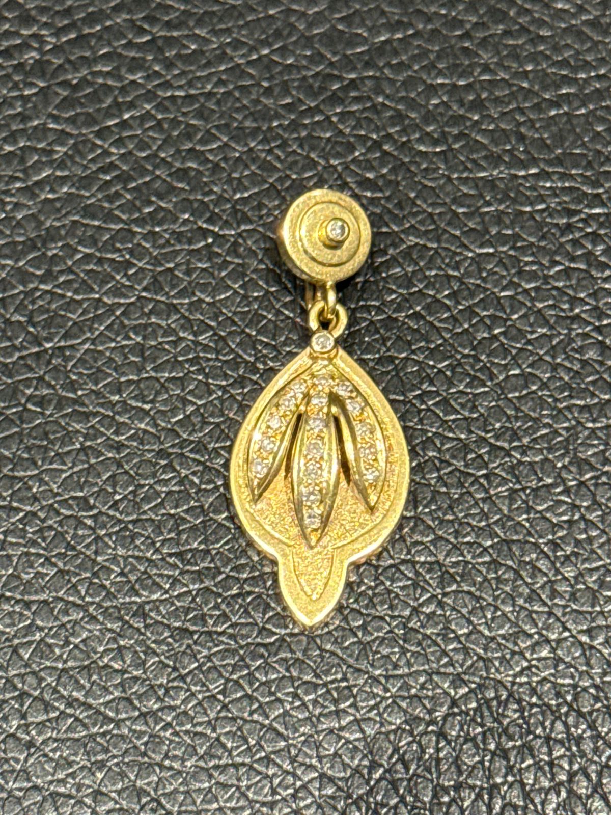 Pingente de Ouro e Diamantes