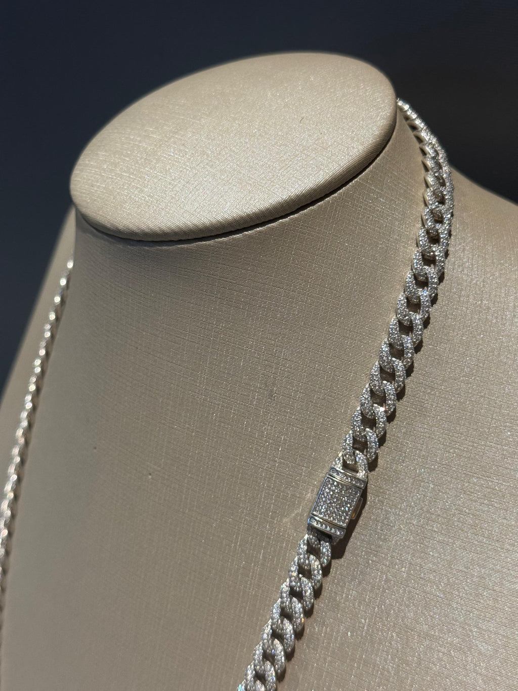 Cordão de Prata e Diamantes