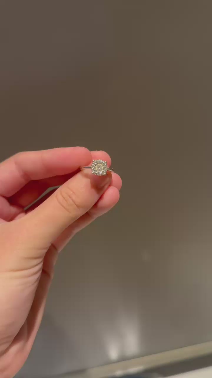 Anel em Ouro Branco e Diamantes