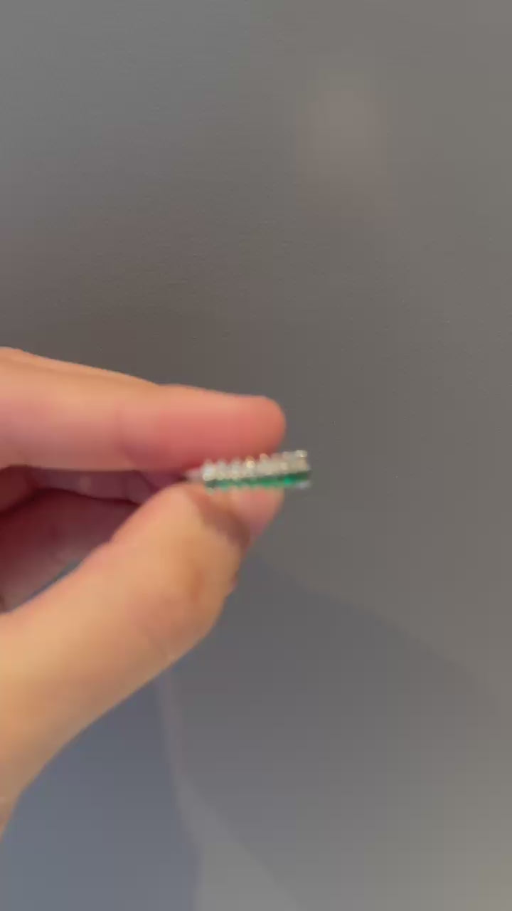 Anel em Ouro Diamantes e Esmeraldas